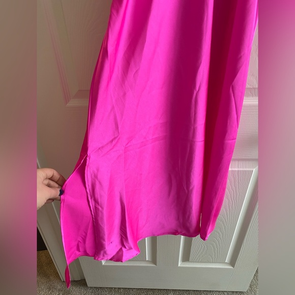 Bright pink satin midi dress - Picture 2 of 4